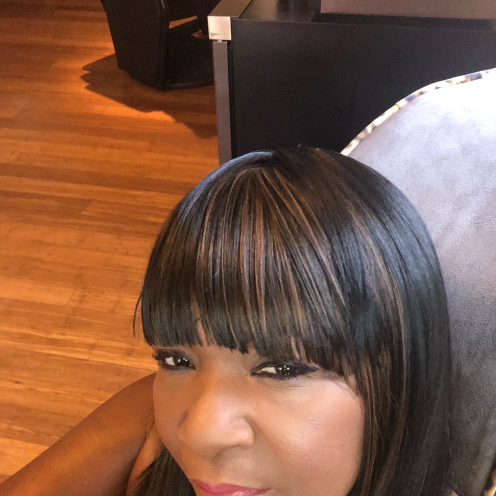 Meet your Posher, Saphya